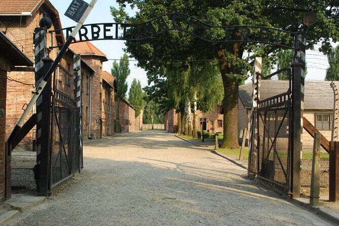Auschwitz and Birkenau Round-Trip VIP Transport from Krakow - Comfort, Snacks, and the Little Stuff That Helps You Actually Make It Through