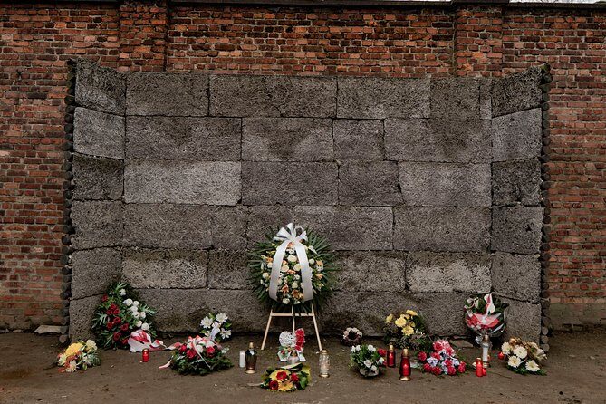 Auschwitz-Birkenau and Wieliczka Salt Mine Day Tour from Krakow with private car - Wieliczka Salt Mine: lunch break, then the 400-step descent