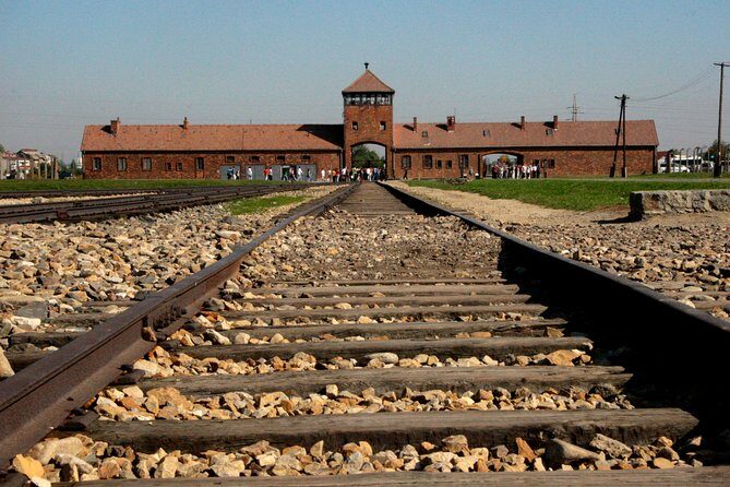 Auschwitz- Birkenau and Wieliczka Salt Mine in One Day - Choosing Auschwitz I Then Birkenau: The Value of a Guided Path
