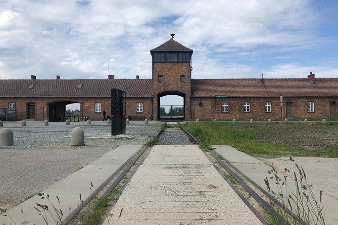 Auschwitz-Birkenau and Wieliczka Salt Mine Museum Guided Tour from Krakow - Krakow pickup and a realistic day schedule