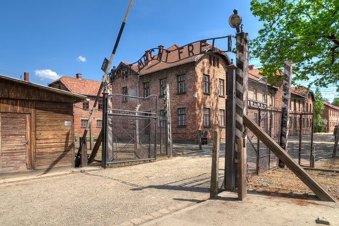 Auschwitz-Birkenau Camp Full-Day Guided Tour from Krakow - Food, Walking, and What to Bring (So You Don’t Lose Your Day)