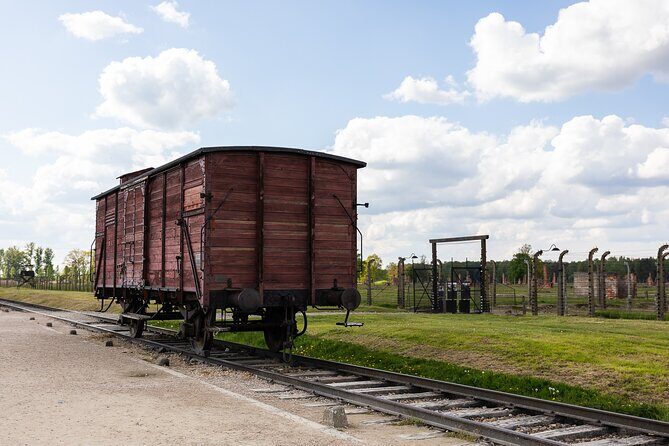Auschwitz-Birkenau: Day Trip & Transfer from Kraków - Should You Book This Auschwitz-Birkenau Tour from Kraków?