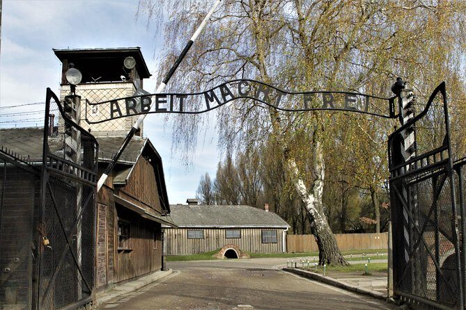 Auschwitz & Birkenau English guided tour by private transport from Katowice - Timing and the Day Flow: How Not to Feel Rushed