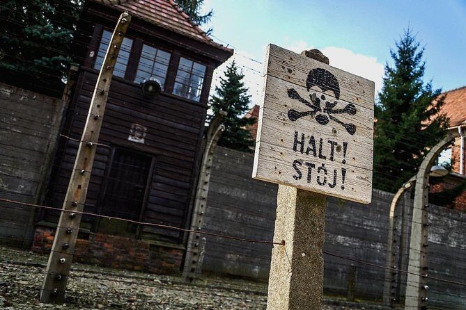 Auschwitz-Birkenau guided tour & skip the line Tickets & Transfer - Skip-the-line style benefits: what organized entry does for you