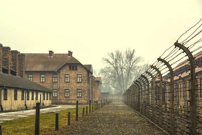 Auschwitz-Birkenau guided tour & skip the line Tickets & Transfer - Auschwitz first: what the guided 90 minutes really feels like