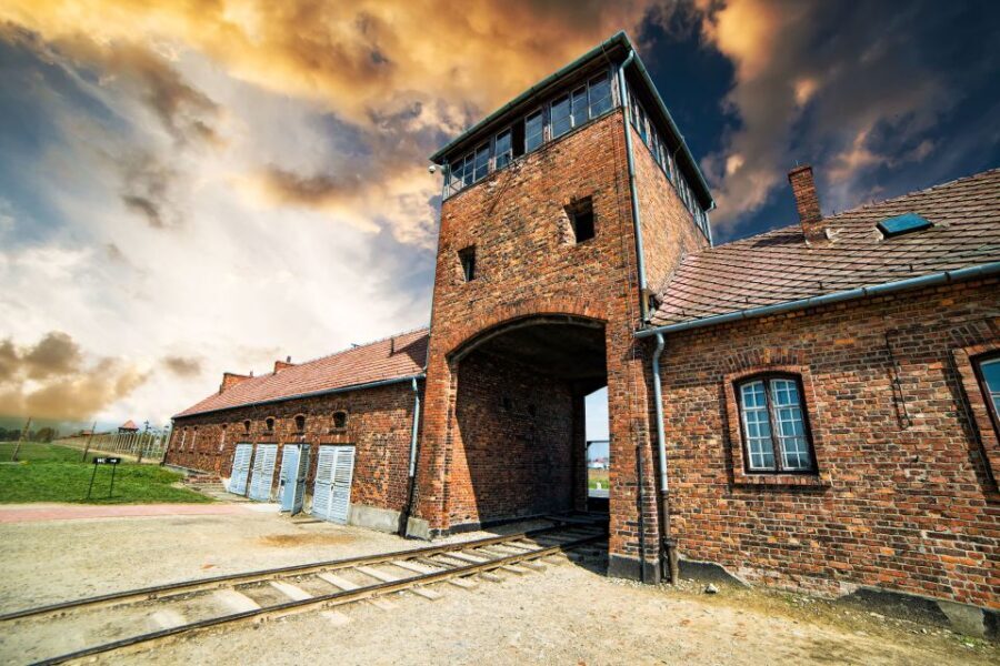 Auschwitz-Birkenau Guided Tour & Transfer from Krakow - Skip-the-Line Tickets and a Booklet-Style Flow