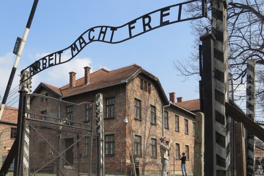 Auschwitz-Birkenau: Museum Entry Ticket with Guided Tour - Getting there: where the day starts and why you need your own transport