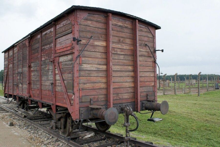 Auschwitz-Birkenau: Museum Entry Ticket with Guided Tour - A short reset before Birkenau: why the 30-minute break is more than a pause
