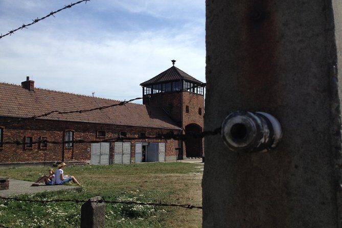 Auschwitz-Birkenau: private or group & Schindler's Factory option - Kraków to Auschwitz: how the day is paced