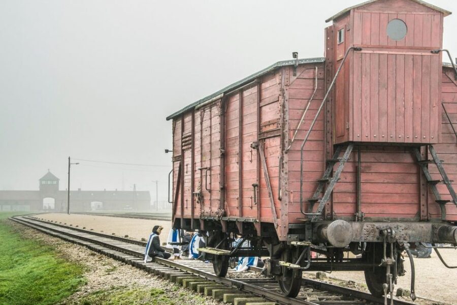 Auschwitz-Birkenau: Skip-the-Line Entry Ticket & Guided Tour - Key points that make this tour worth your time