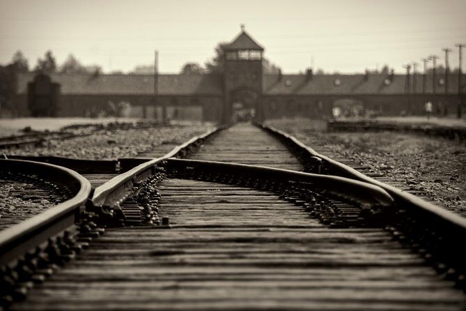 Auschwitz-Birkenau tour from Krakow with private driver - Your 6–7 hour schedule: what fits and what to expect