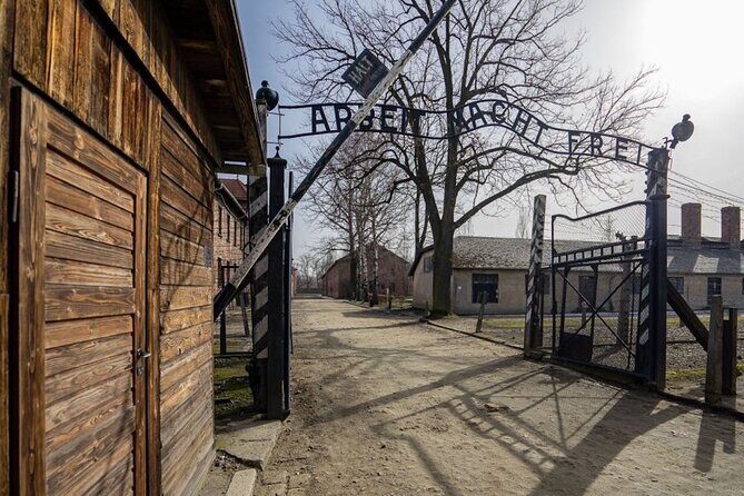 Auschwitz Birkenau Tour with Pickup and Lunch - Auschwitz I: the iron gate, the barracks, and Block 11