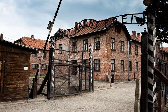 Auschwitz-Birkenau & Wieliczka in one day (Guided tour) - Key Things That Make This One-Day Tour Worth Considering