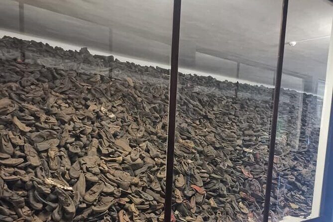 CV-Visit to the Auschwitz Camp in Italian with departure from Krakow - From Krakow to the memorial: how the transport shapes your day