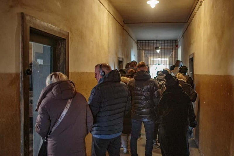 From Krakow: Auschwitz-Birkenau Guided Full-Day Tour - Common issues to expect (and how to avoid them)