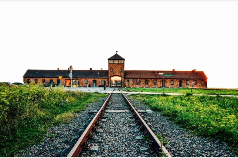 From Krakow: Auschwitz-Birkenau & Schindler's Factory Tour - The Podgórze break: your reset before Schindler’s Factory