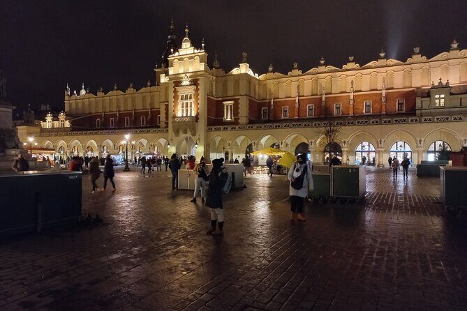Full-Day Tour From Warsaw to Auschwitz (guided) and Krakow by car - Drive time into Krakow: what you can and can’t control