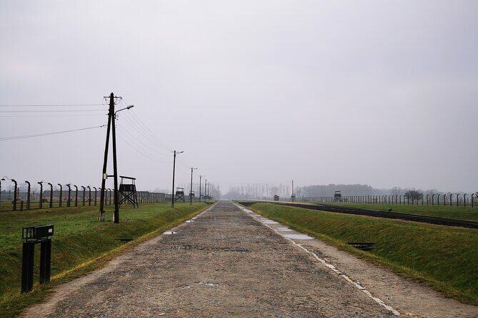 Guided Tour from Krakow to Auschwitz Birkenau with hotel pick up - Door-to-Door Pickup: Why It Makes Krakow-to-Auschwitz Easier