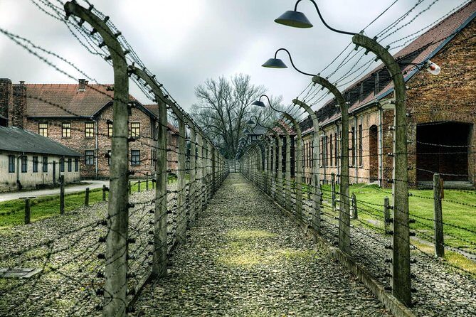 Guided Tour to Auschwitz-Birkenau from Warsaw - From Warsaw Central at 5:30am: how the day trip really runs