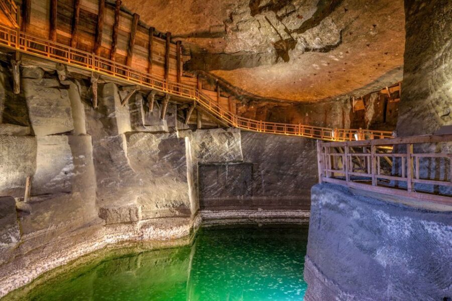 Krakow: Auschwitz and Wieliczka Salt Mine Combo Tour - A one-day UNESCO hit: Auschwitz plus Wieliczka