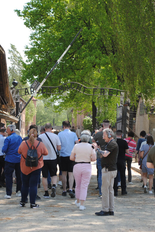 Krakow: Auschwitz-Birkenau Guided Tour with Pickup & Lunch - Key things you should know before you go