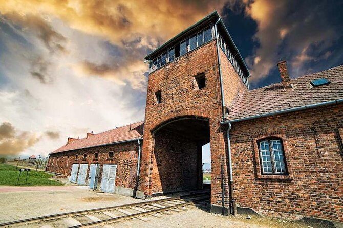 Krakow: Auschwitz-Birkenau Guided Tour with Ticket and Transfer - Watch Outs: When Delays or Miscommunication Can Make the Day Feel Longer