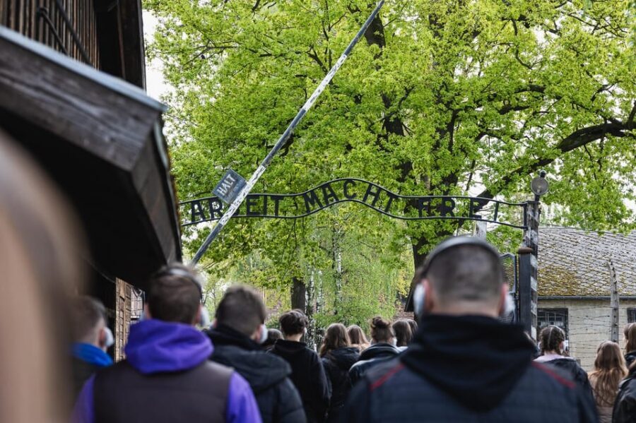 Krakow Auschwitz-Birkenau Memorial Guided Tour Meeting Point - Why Auschwitz-Birkenau from Krakow feels different with a guide