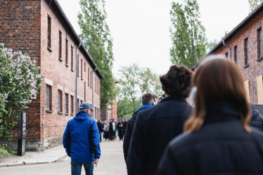 Krakow Auschwitz-Birkenau Memorial Guided Tour Meeting Point - The 15-minute transfer: why moving to Birkenau changes your perspective