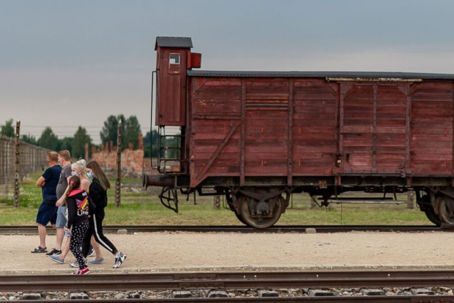 Krakow: Auschwitz-Birkenau Tour Limited to 15 Visitors - The Value of a Small Group at Auschwitz and Birkenau