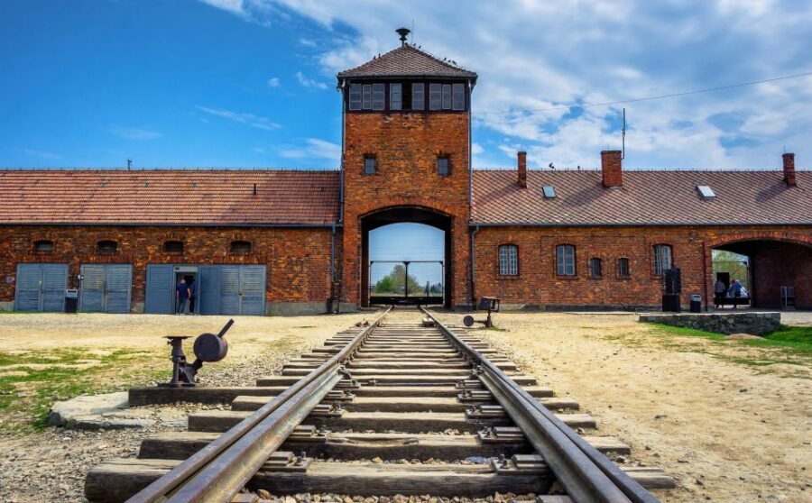Krakow: Auschwitz Guided Tour with Optional Hotel Pickup - From Krakow to Auschwitz: how the timing and transport really work