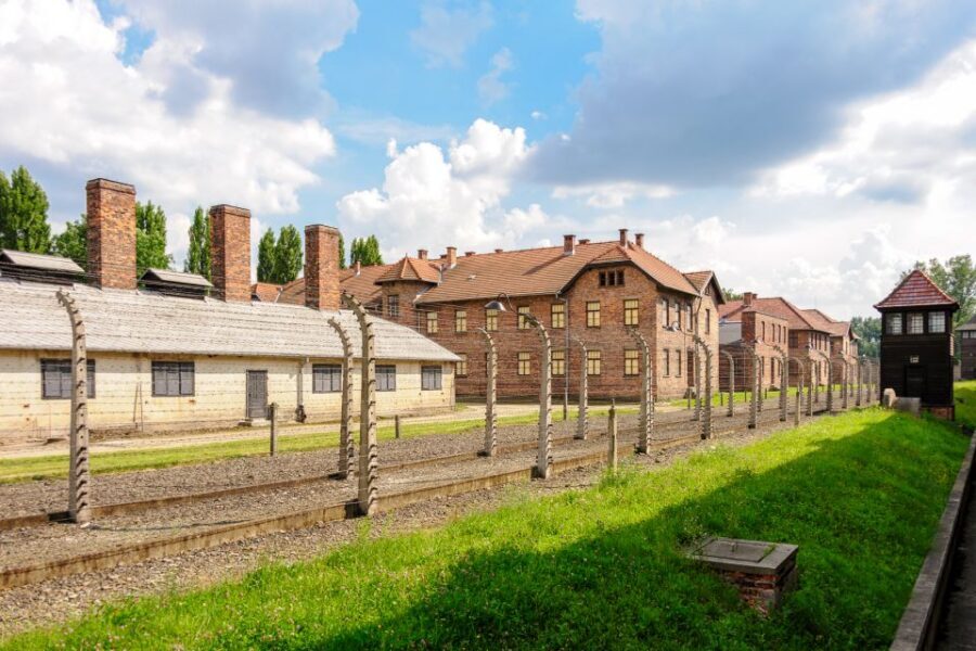 Krakow: Auschwitz Guided Tour with Pickup and Optional Lunch - What to bring (and what not to bring) for a smooth entry