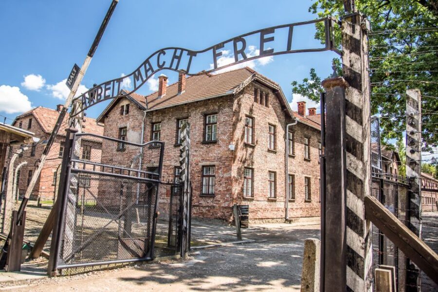 Krakow: Auschwitz Guided Tour with Pickup and Optional Lunch - The 15-minute break: enough to reset, not enough to recover