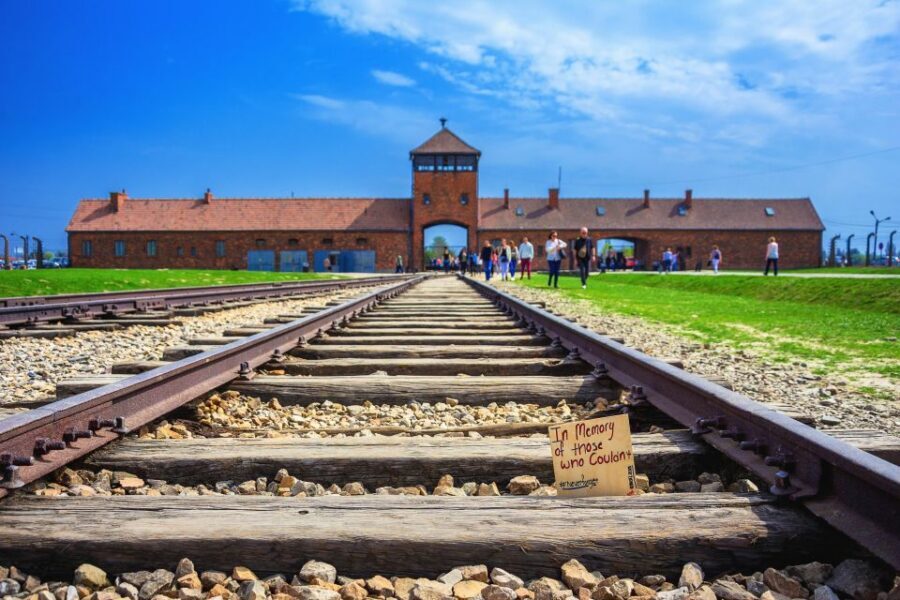 Krakow: Guided Auschwitz Birkenau Tour - Key things that make this tour work
