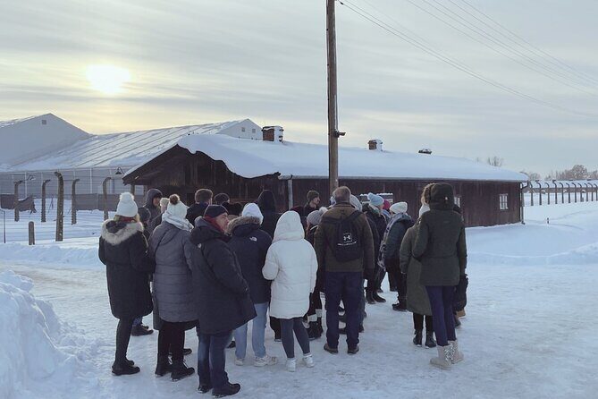 Krakow to Auschwitz Birkenau Guided Tour with Transfer and Ticket - Kraków to Auschwitz: what this tour does well