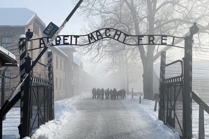Krakow to Auschwitz Birkenau Guided Tour with Transfer and Ticket - A short break that keeps the day realistic