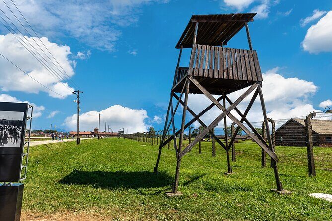 Krakow to Auschwitz-Birkenau: Private Round-Trip Experience - Why this private Krakow to Auschwitz-Birkenau transfer feels practical